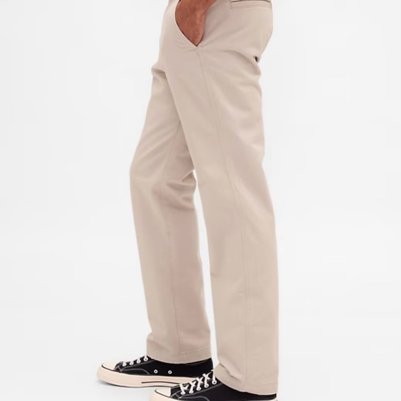GAP Relaxed Fit Khakis - Picture 12 of 13